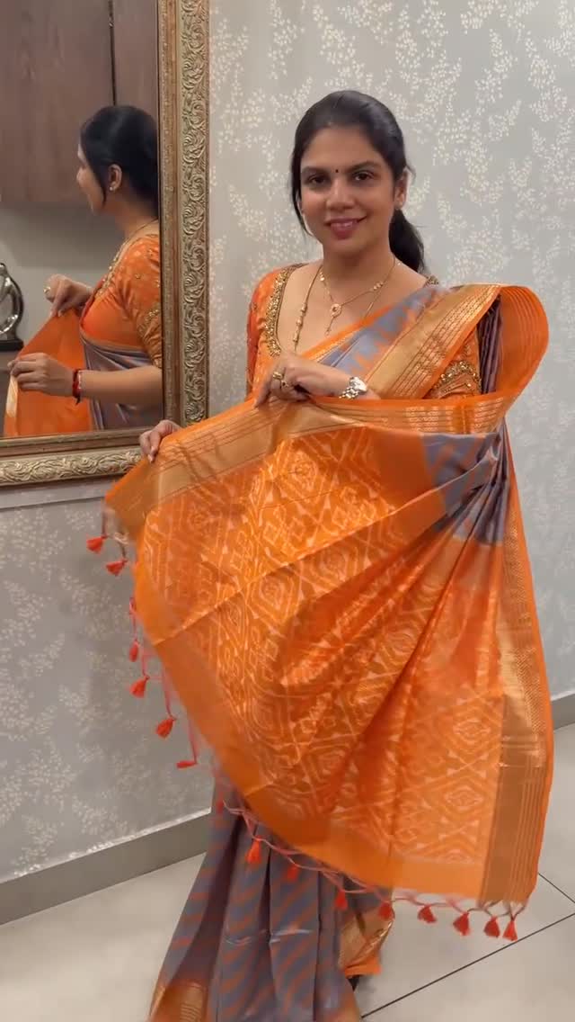 Raw Silk Saree
Product Code - TTDS3013 

#saree #sareelove #sareefa...