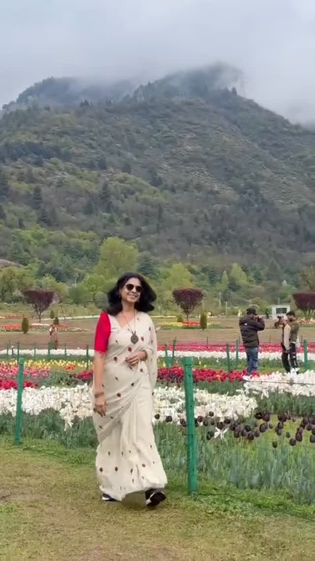 Thank you for choosing our saree and sharing this beautiful video w...