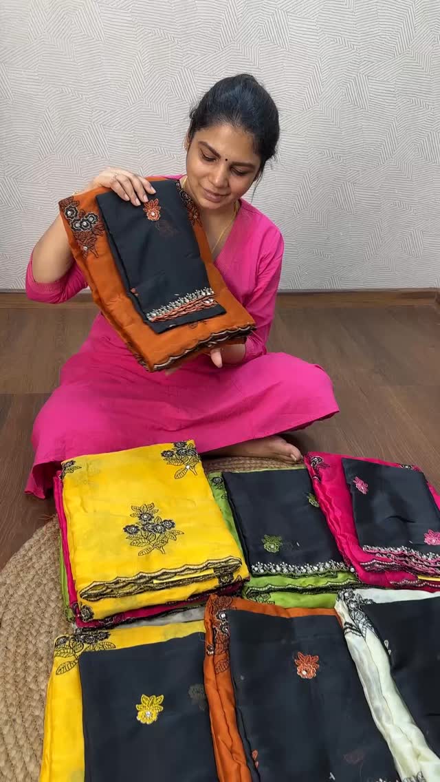 Saree Code - TTDS3092

Saree Name - Cocktail Wear Designer Saree 

...