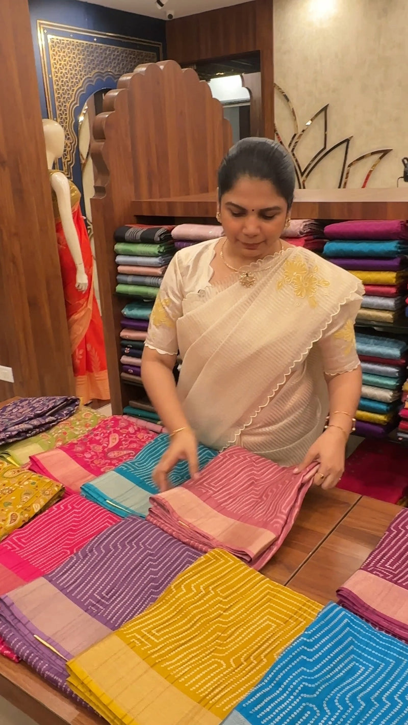 Khadi Cotton Saree

#sareeblouse #sareesofinstagram #sareelover #sa...