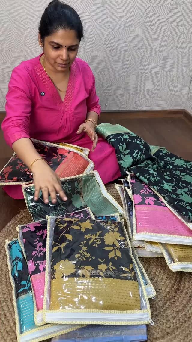 Saree Code - TTDS3093

Saree Name - Printed Fancy Saree

Blouse - R...
