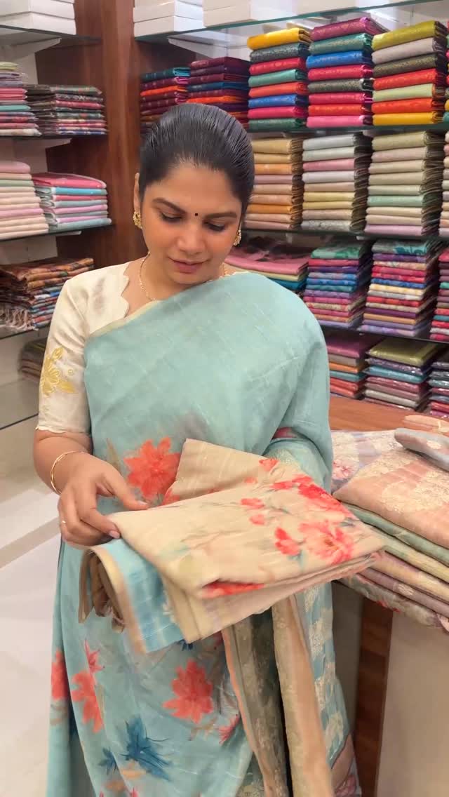 Fabric - Linen Cotton Saree

Blouse - Running Blouse

Length - 5mtr...
