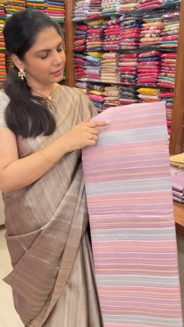 Saree Code -  TTDS3104

Saree Name -  Handloom Matka Silk Saree

Bl...