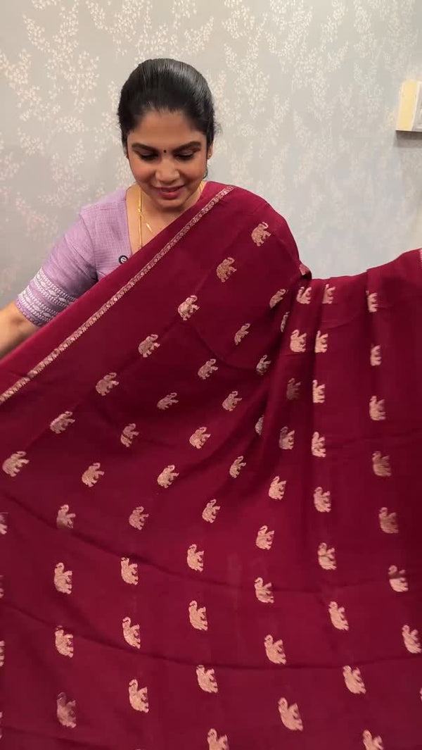 Saree Code - TTDS2879

Saree Name - Khadi Silk Saree 

Blouse - Run...