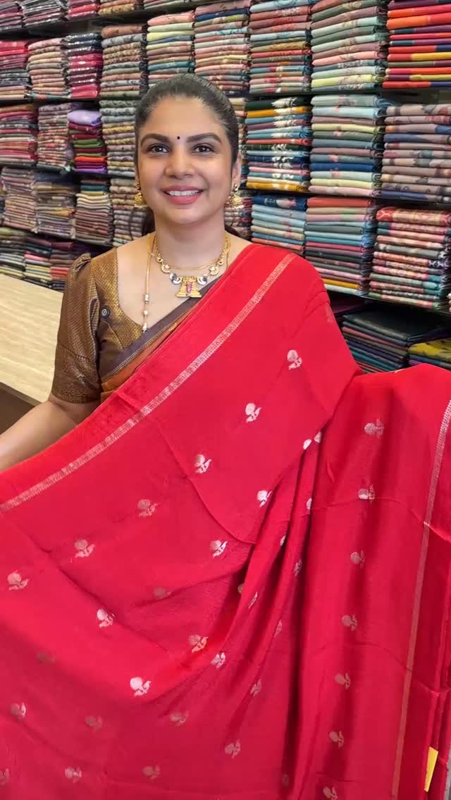 Saree Code - TTDS2225

Saree Name - Khadi Silk Saree

Blouse - Runn...
