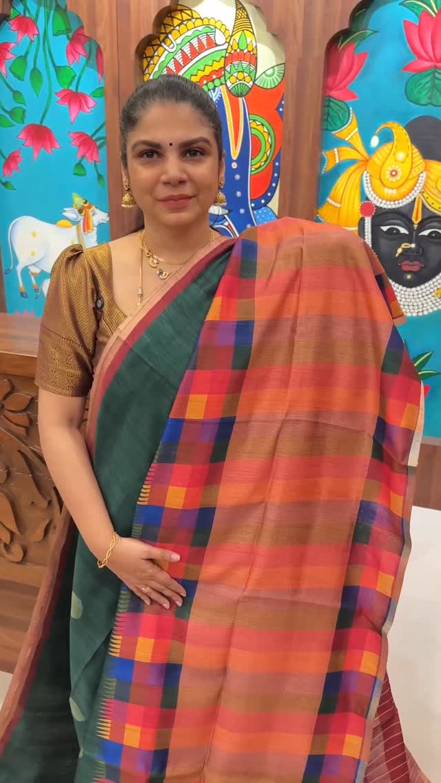 Saree Name - Handloom Tussar Silk Saree

Blouse - Contrast Blouse

...