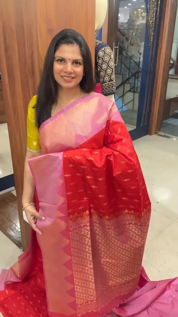Saree Code - TTDS2140

Saree Name - Semi Soft Silk Saree

Blouse - ...