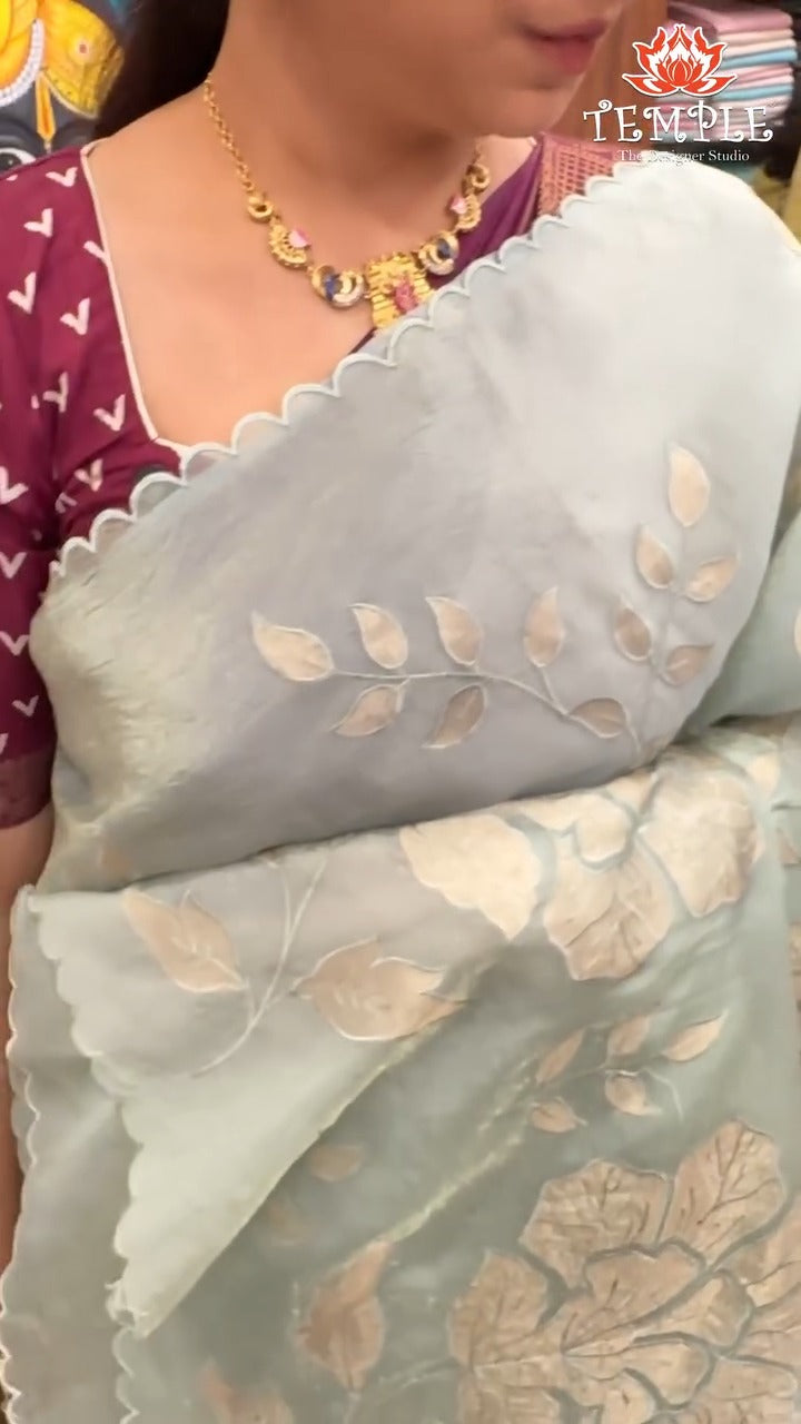 Tissue organza Saree

Length - 5mtrs to 5.5mtrs

Delivery Time - 2 ...