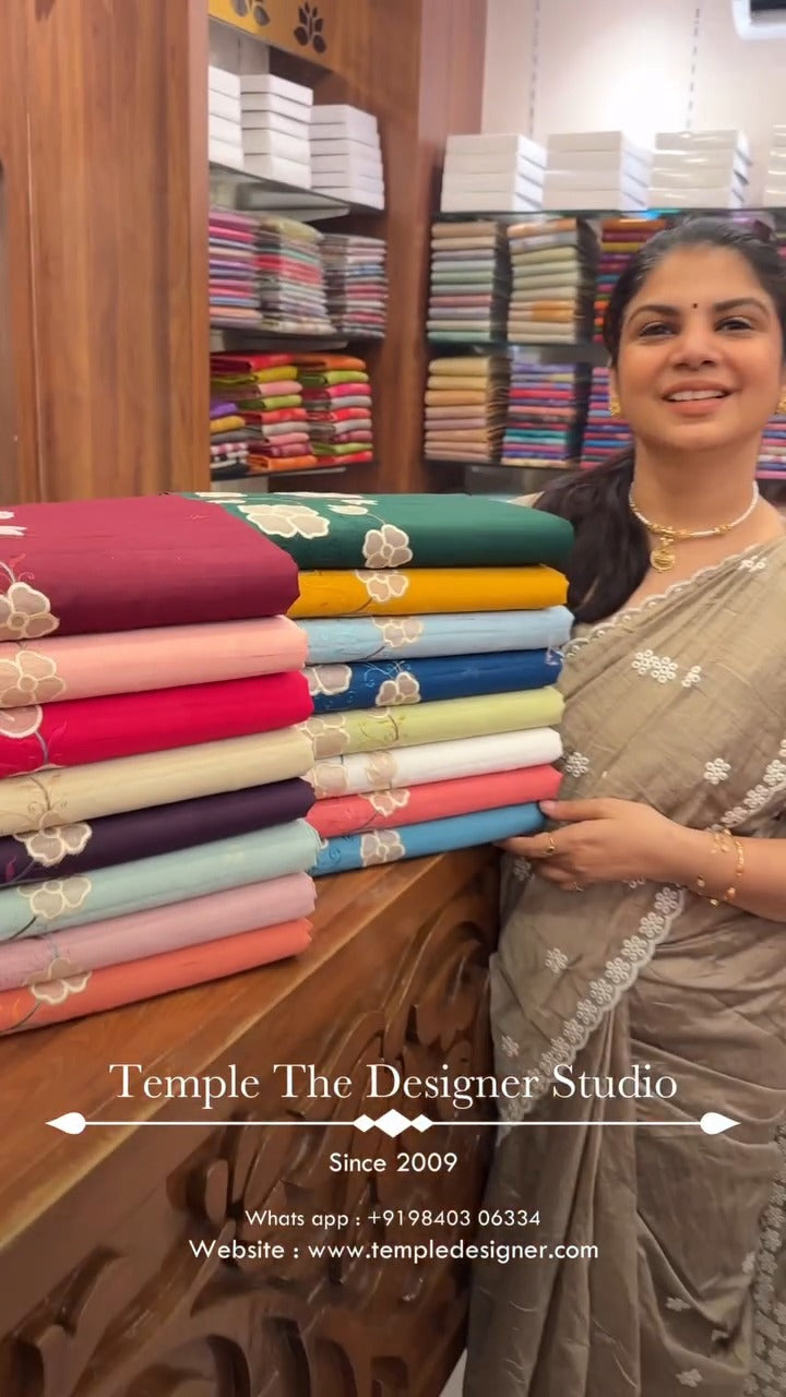 Come join us on @needlenthread_store 🤍

Saree Name - Raw Silk Sare...
