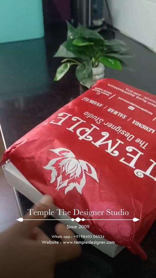 ✨ Unboxing happiness! ✨

Saree Code - TTDS2933

Saree Name - Vintag...
