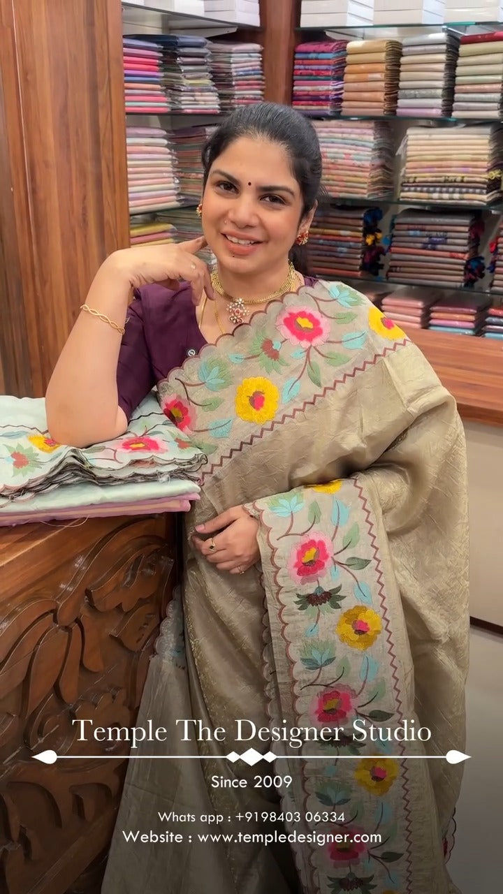 Saree Code - TTDS3209

Saree Name - Glass organza Silk Saree

Blous...