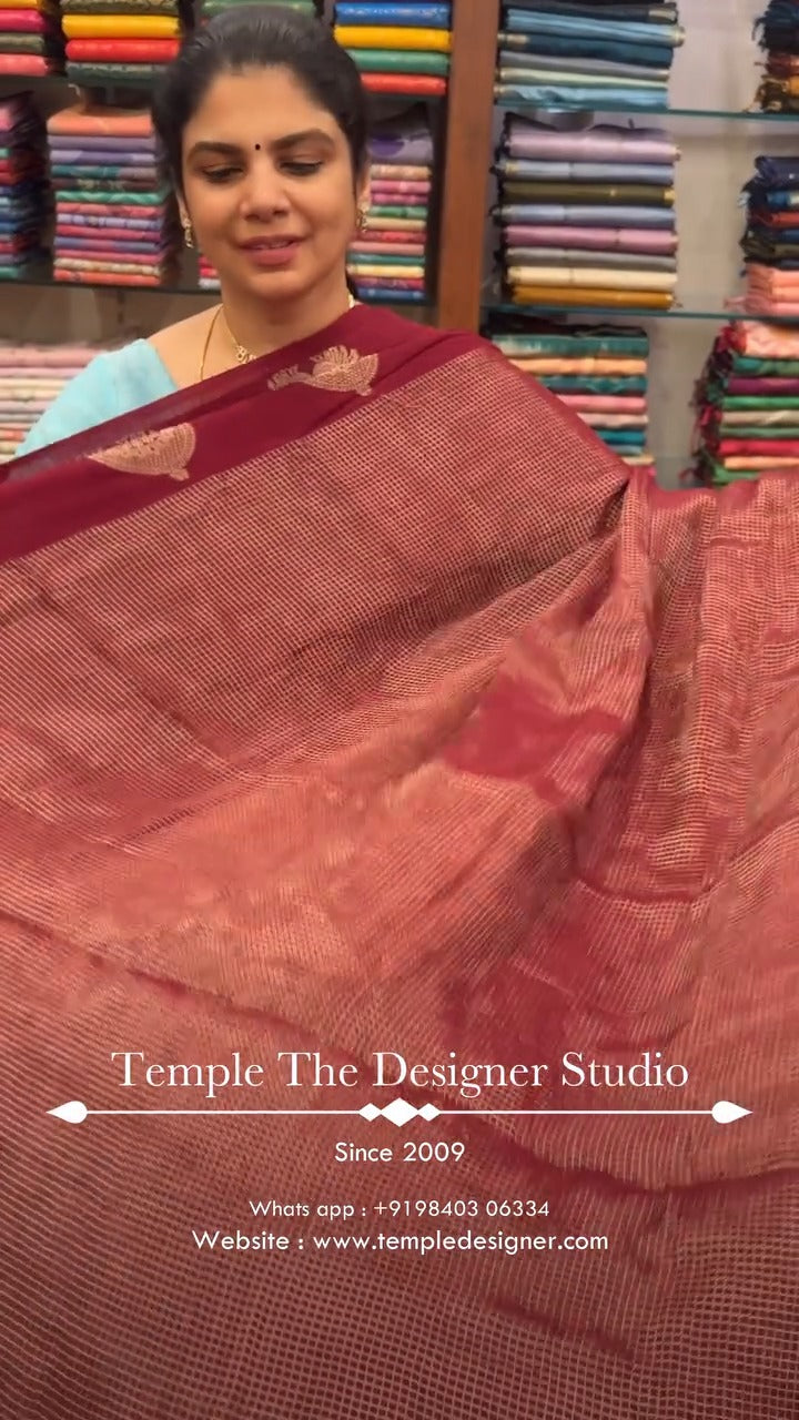 Saree Code - TTDS3199

Saree Name - Linen Viscose Saree

Blouse - Z...