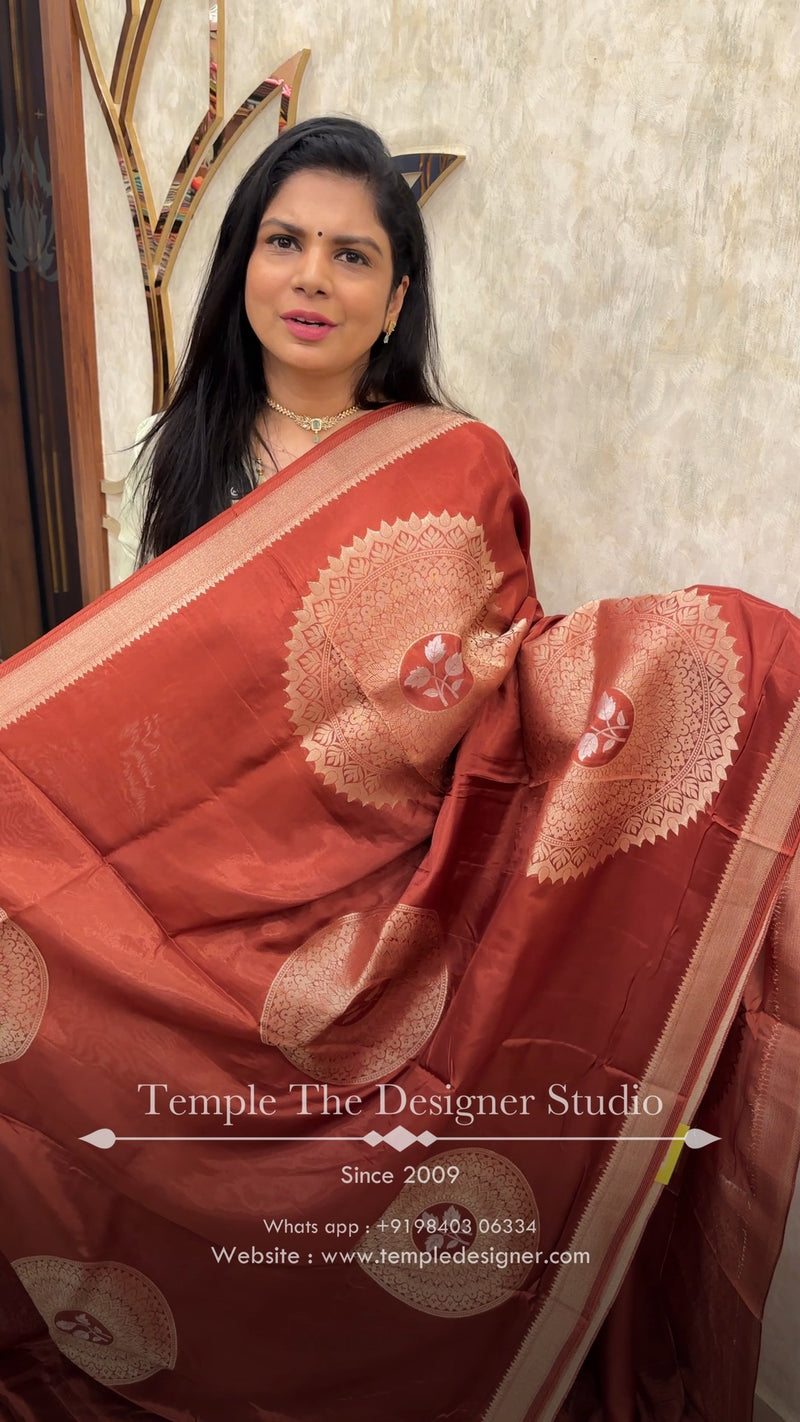 Saree Name - Mashru Silk Saree

Blouse - Self Colour Blouse

Length...
