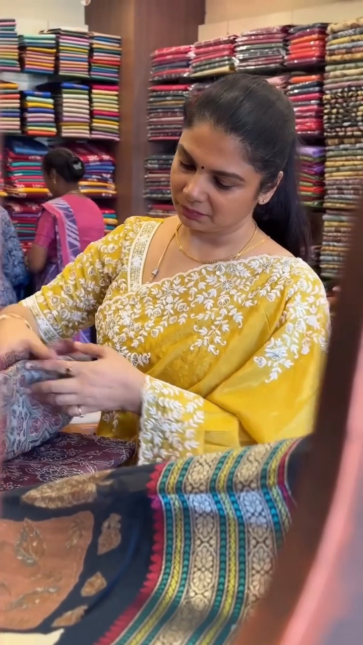 Restock Alert 🔥

Saree Code - TTDS3124

Saree Name - Designer Sare...