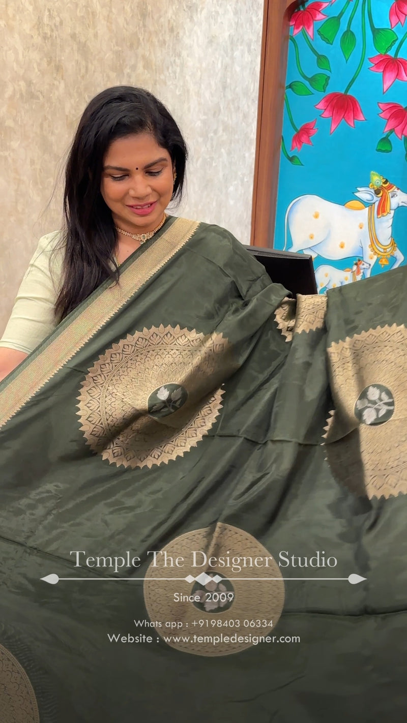 Saree Name - Mashru Silk Saree

Blouse - Self Colour Blouse

Length...