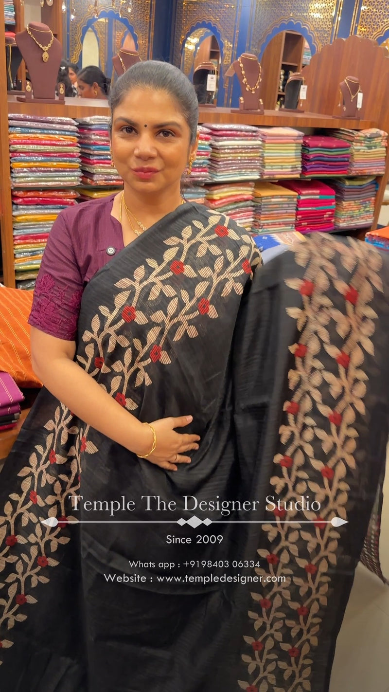 Saree Code - TTDS2266

Saree Name - Linen Silk Saree

Blouse - Self...