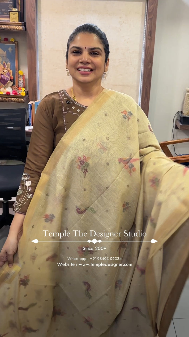 Saree Name - Jamdhani Weave Saree

Blouse - Contrast Blouse

Length...