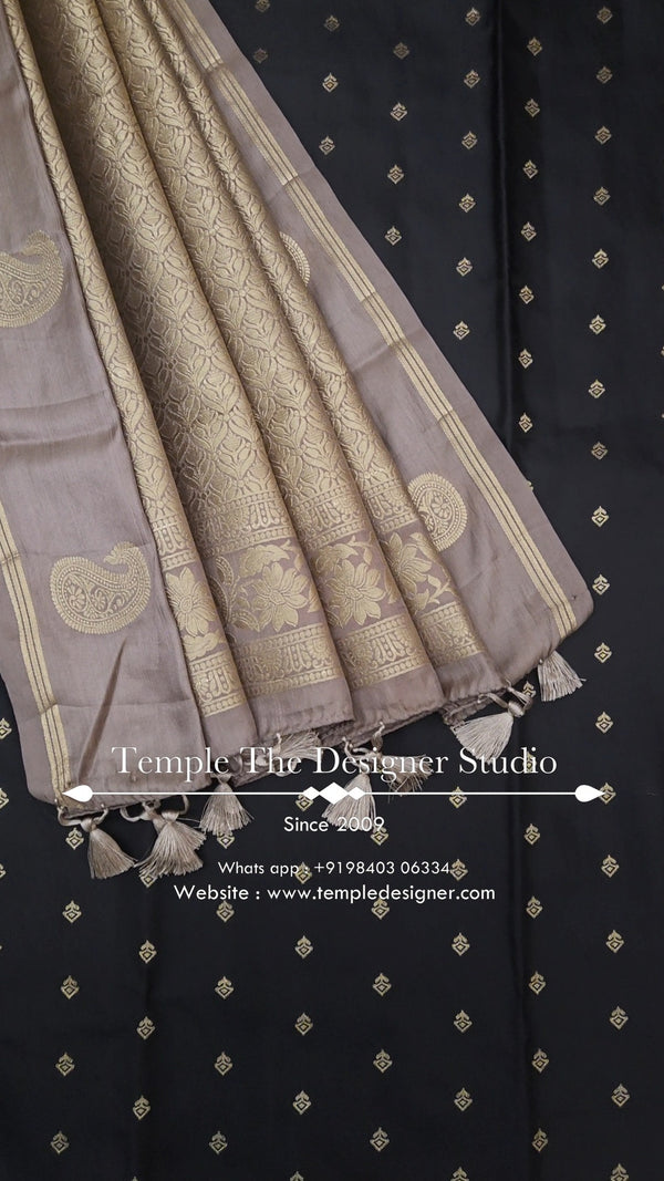 Booking available now

Product Codes - TTDS3443

Saree Name - Warm ...