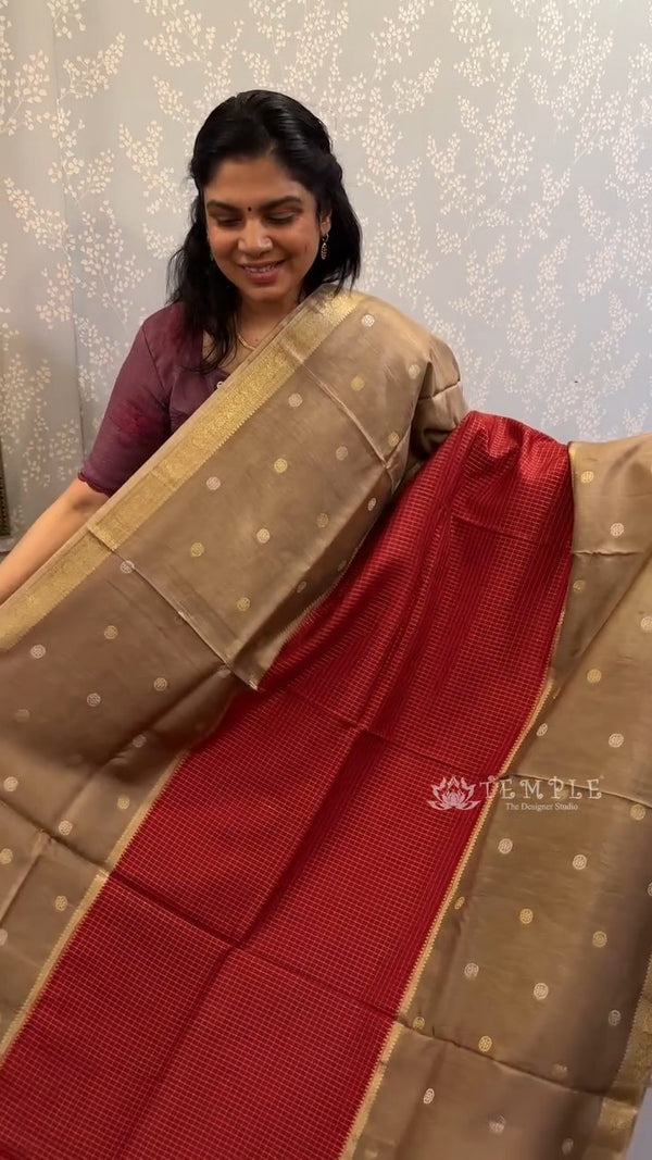 Saree Code - TTDS2783

Saree Name - Semi Mysore Silk Saree

Blouse ...