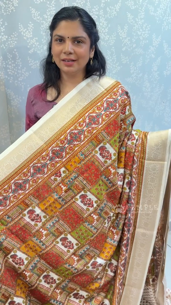 Saree Code - TTDS3258

Saree Name - Printed Georgette Saree

Blouse...