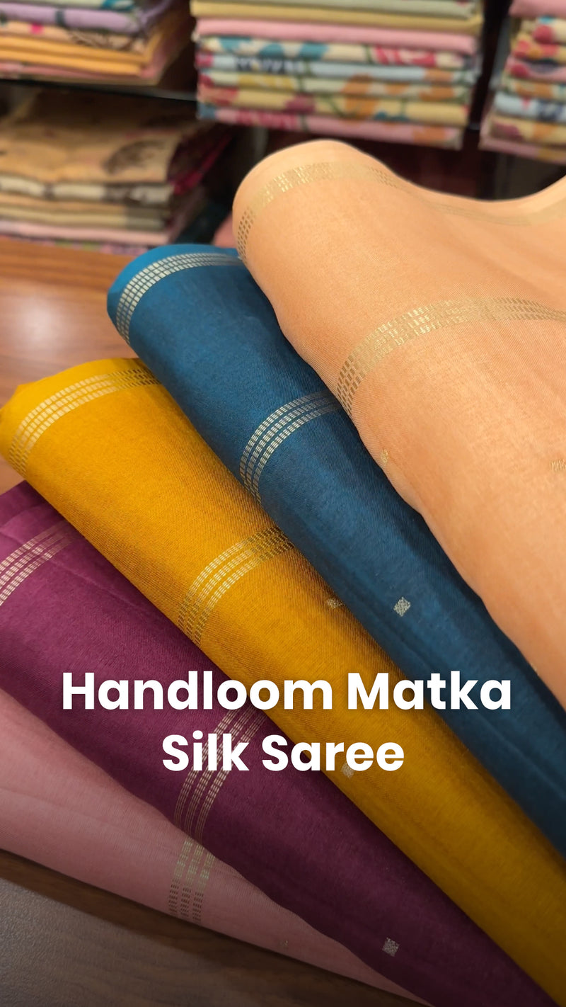 Saree Code - TTDS3312

Saree Name - Handloom Matka Silk Saree

Blou...
