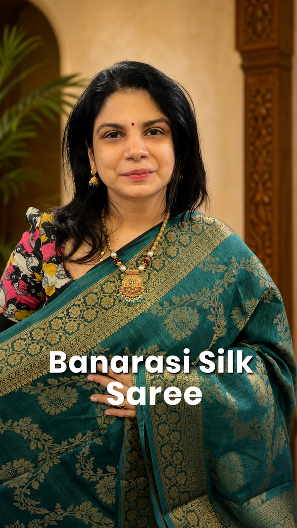 Saree Code - TTDS3542

Saree Name - Banarasi Silk Saree

Blouse - S...