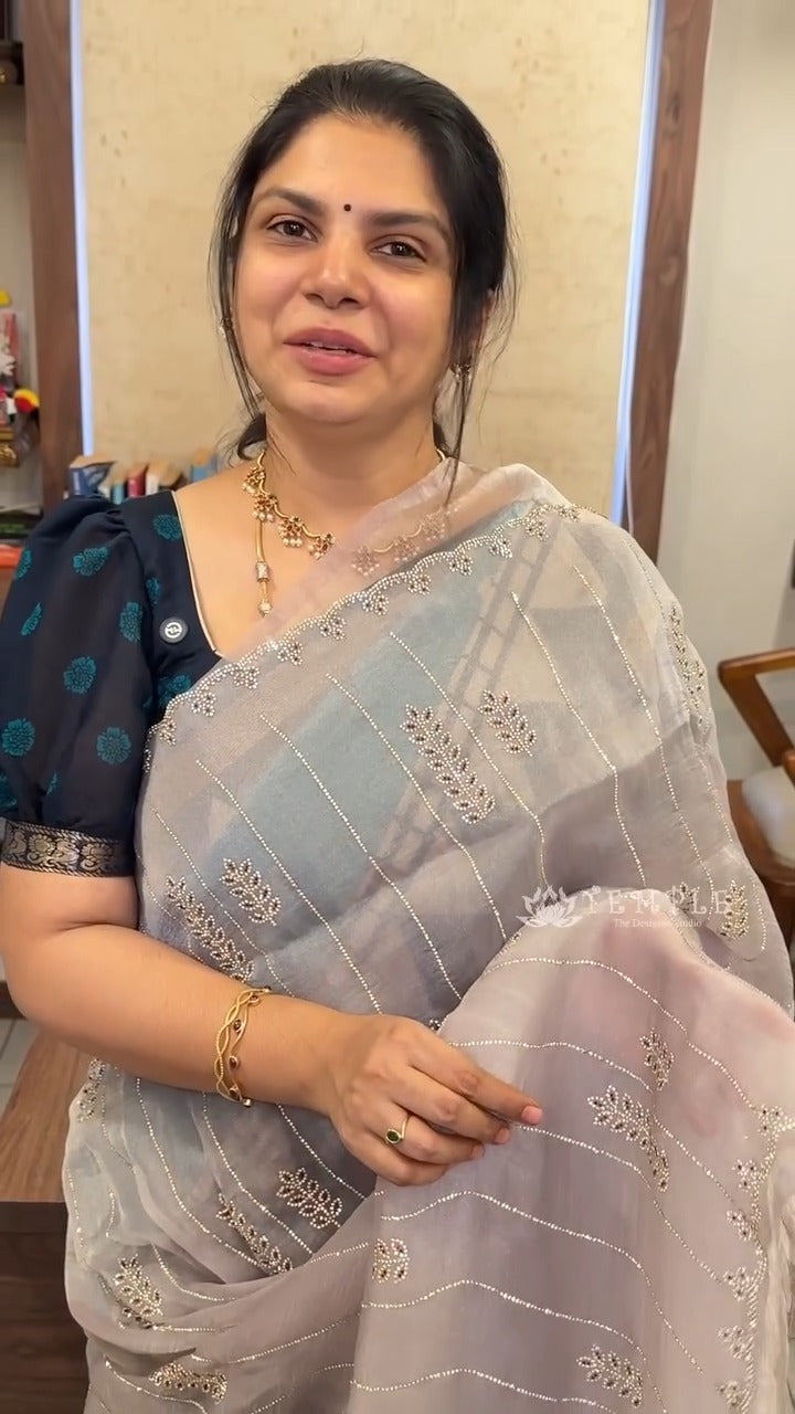 Saree Code - TTDS3229

Saree Name - Cocktail Wear Saree

Blouse - D...