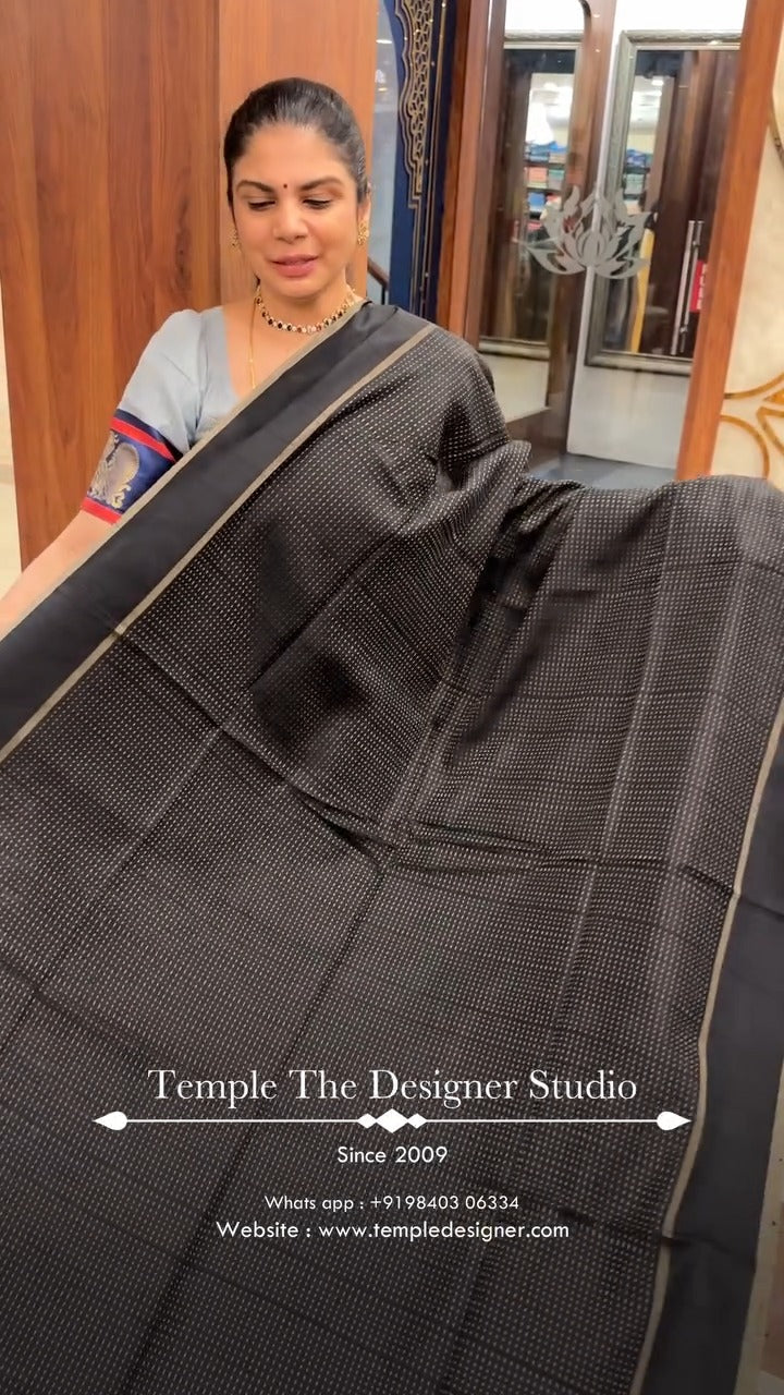 Saree Code - TTDS2896

Saree Name - Handloom Matka Silk Saree

Blou...