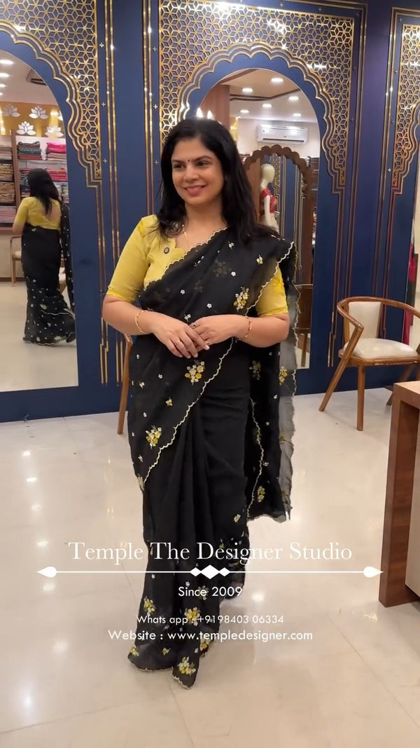 Saree Code - TTDS3412

Saree Name - Crushed Organza Saree

Price - ...