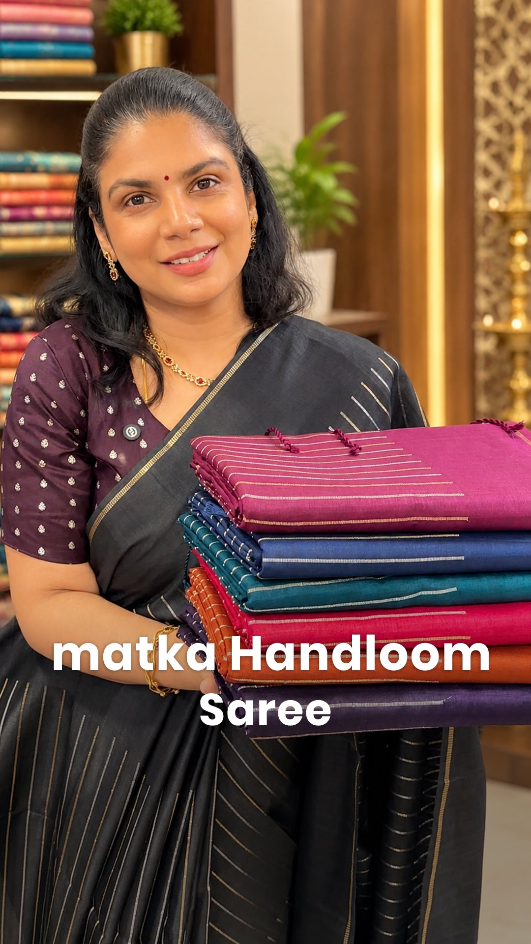 Saree Code - TTDS2900

Saree Name - Matka Handloom Saree

Blouse - ...