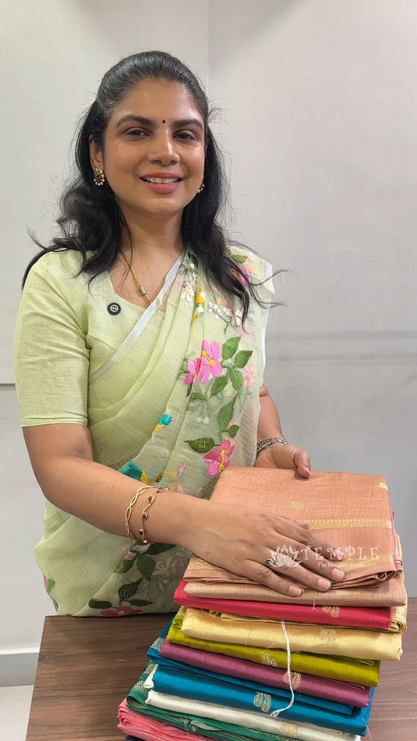 Saree Code - TTDS3635

Saree Name - Tussar Silk Saree

Blouse - Sel...