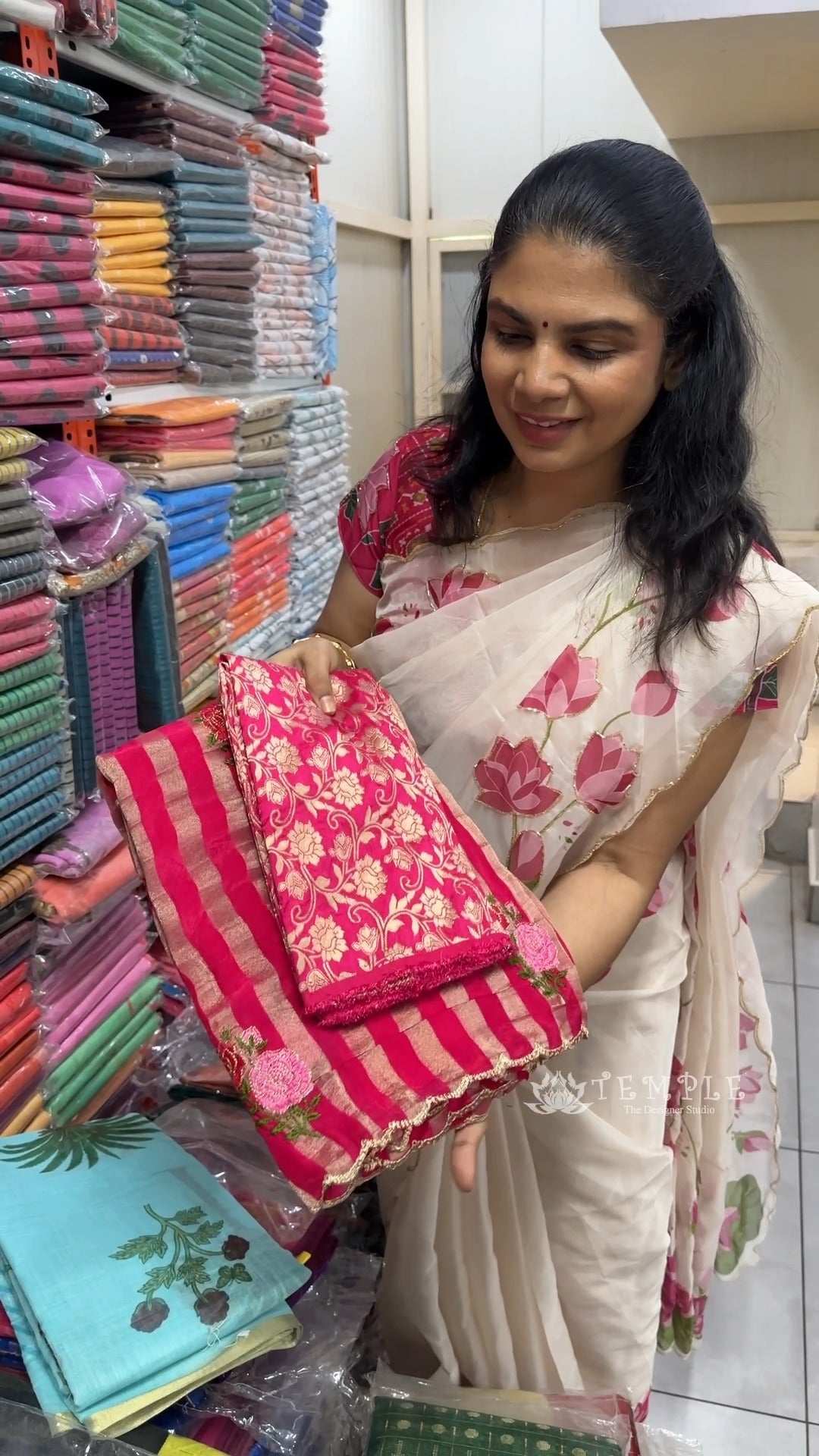 Saree Code - TTDS3618

Saree Name - Fancy Organza Saree

Blouse - C...