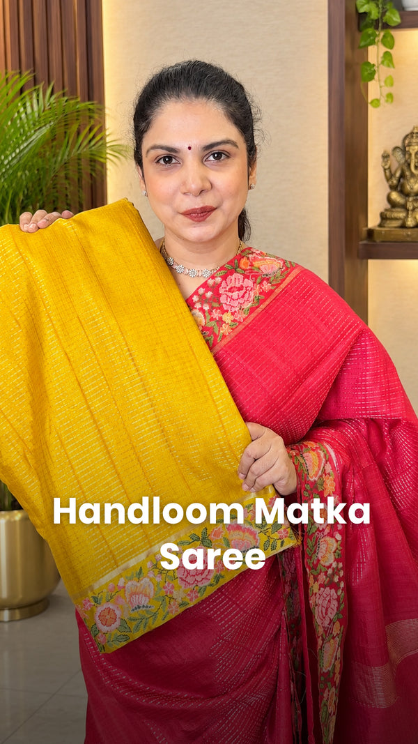 Saree Name - Handloom Matka Saree

Blouse - Self Colour Blouse

Pri...