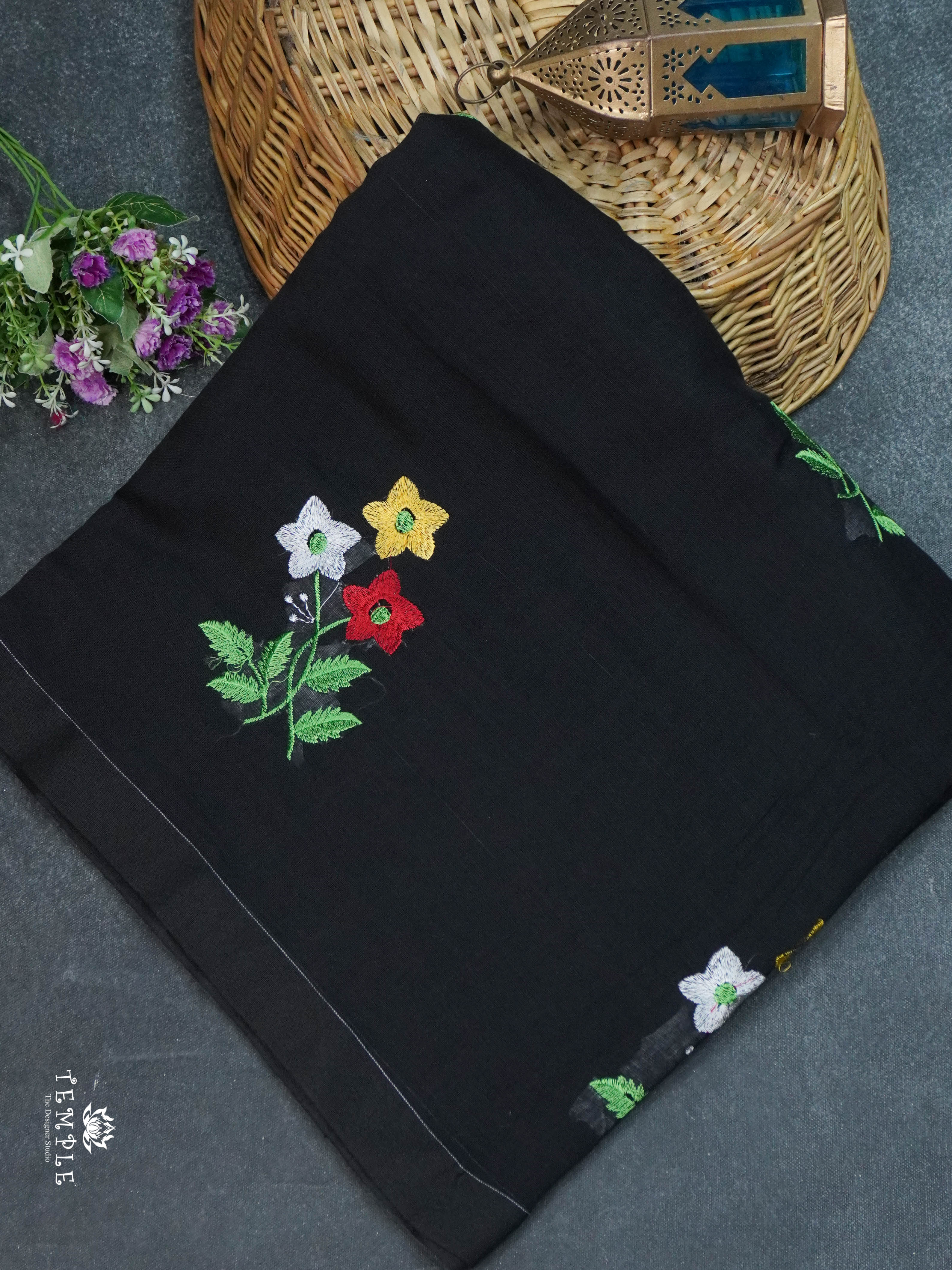 Mul Cotton Saree With Thread Embroidery | TTDS1808