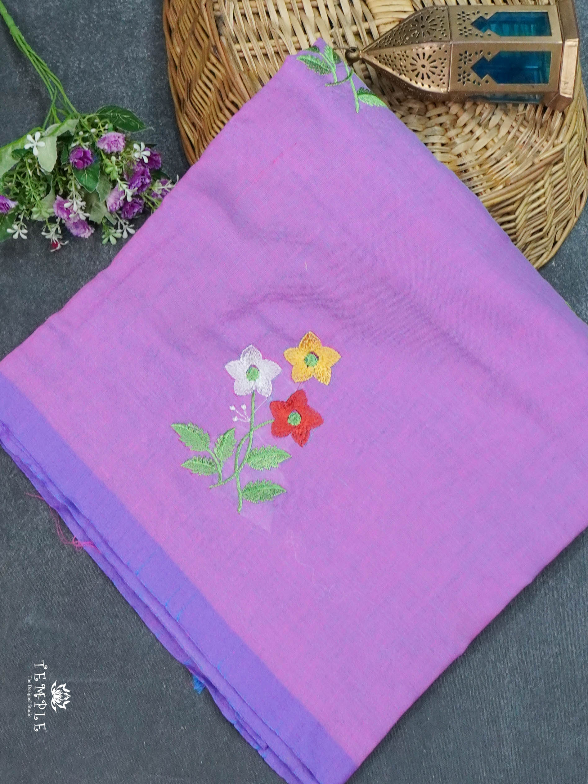 Mul Cotton Saree With Thread Embroidery | TTDS1808