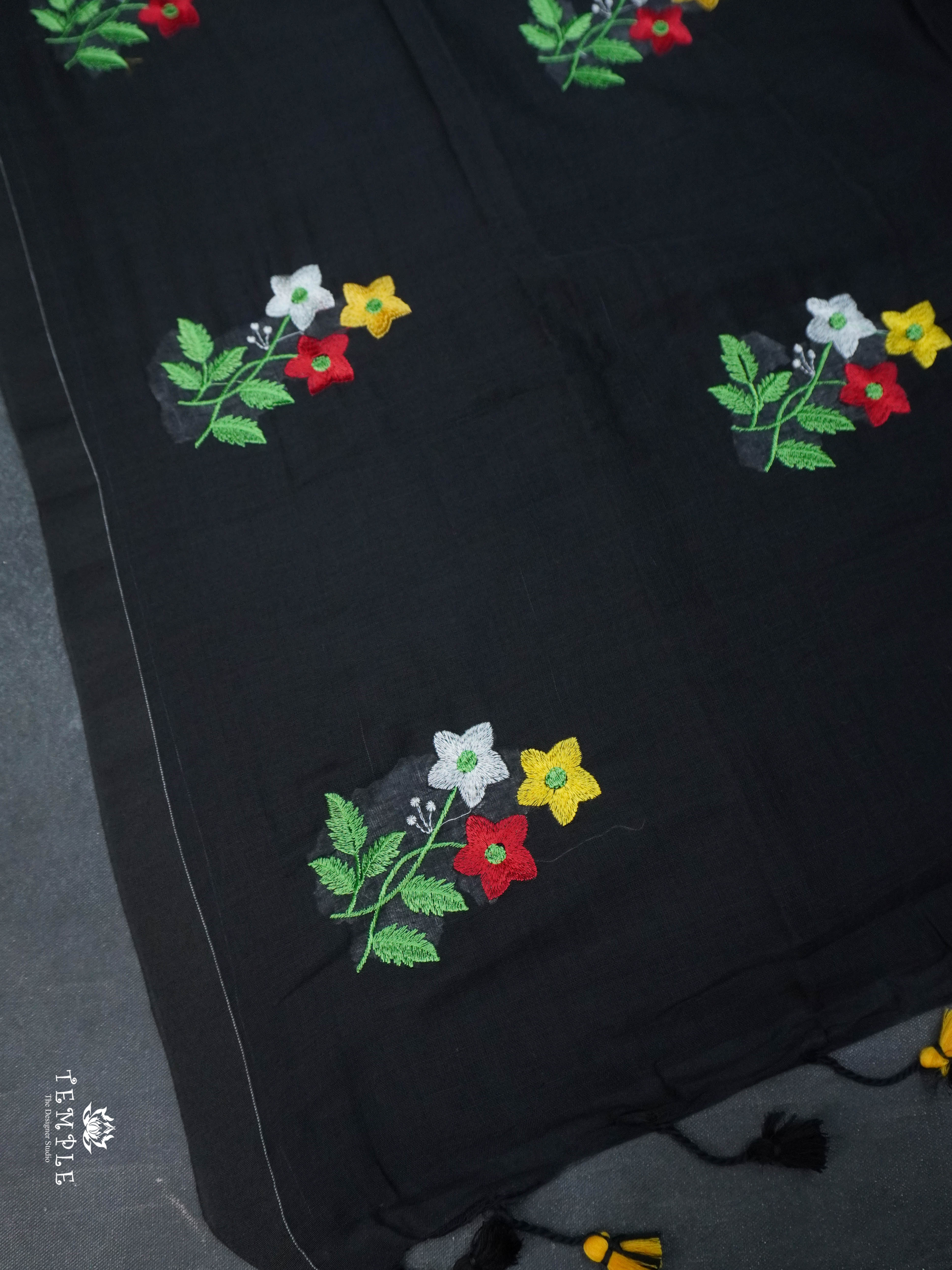 Mul Cotton Saree With Thread Embroidery | TTDS1808