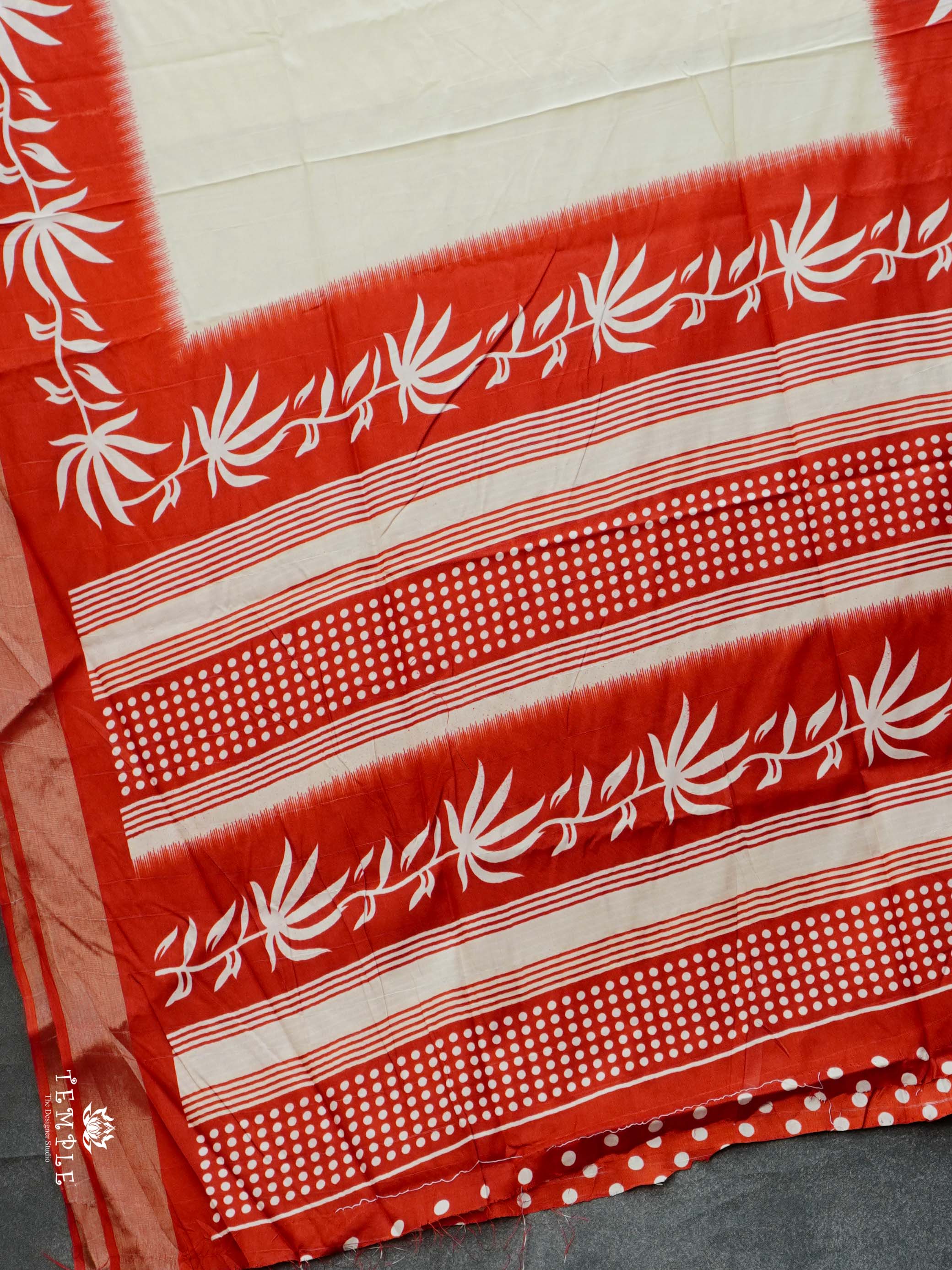 Raw Silk Saree With Floral Pattern | TTDS2304