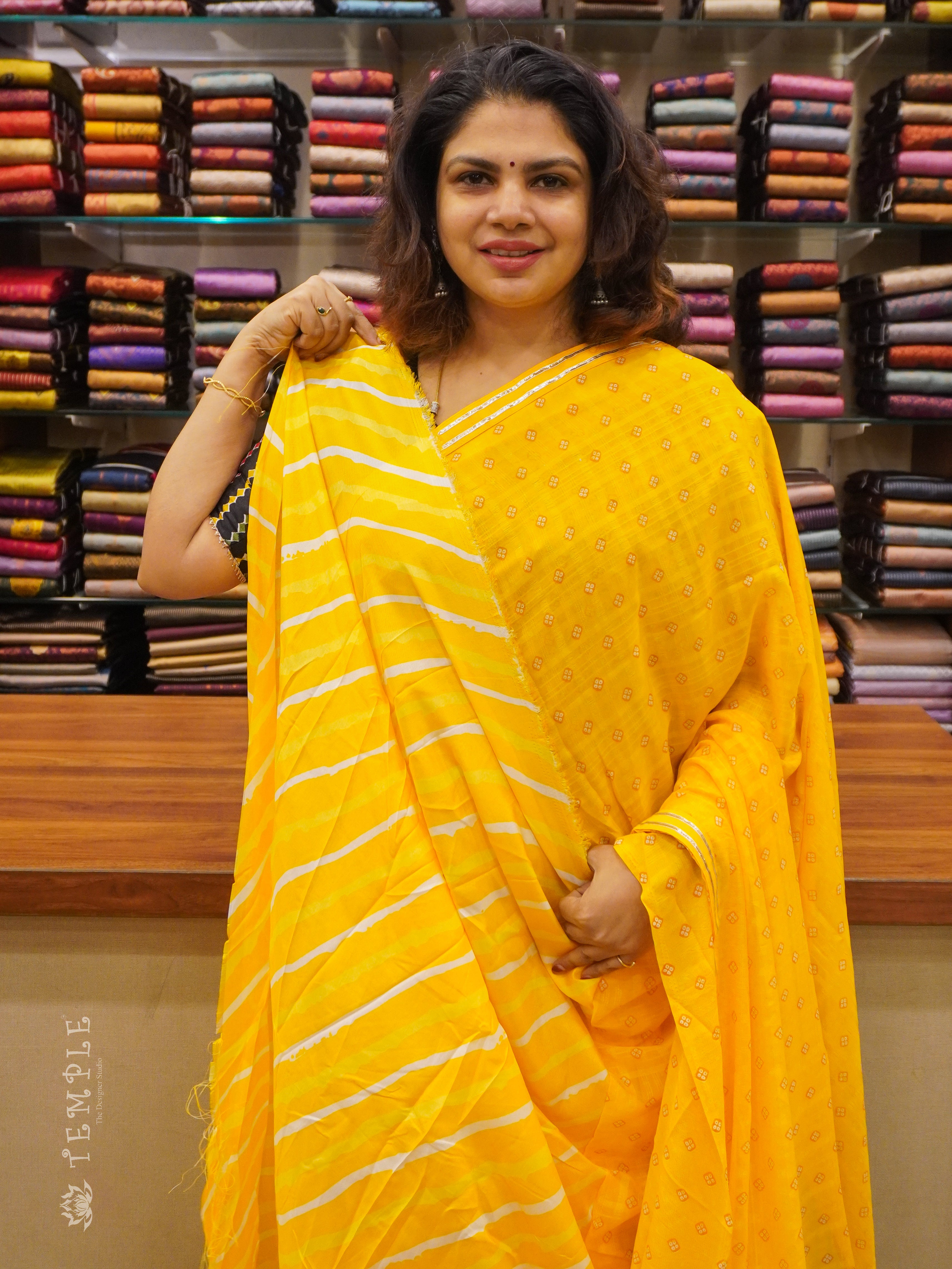 New Trending Pure Linen weaving Digital Printed Saree with zari woven temple  border -Style Array