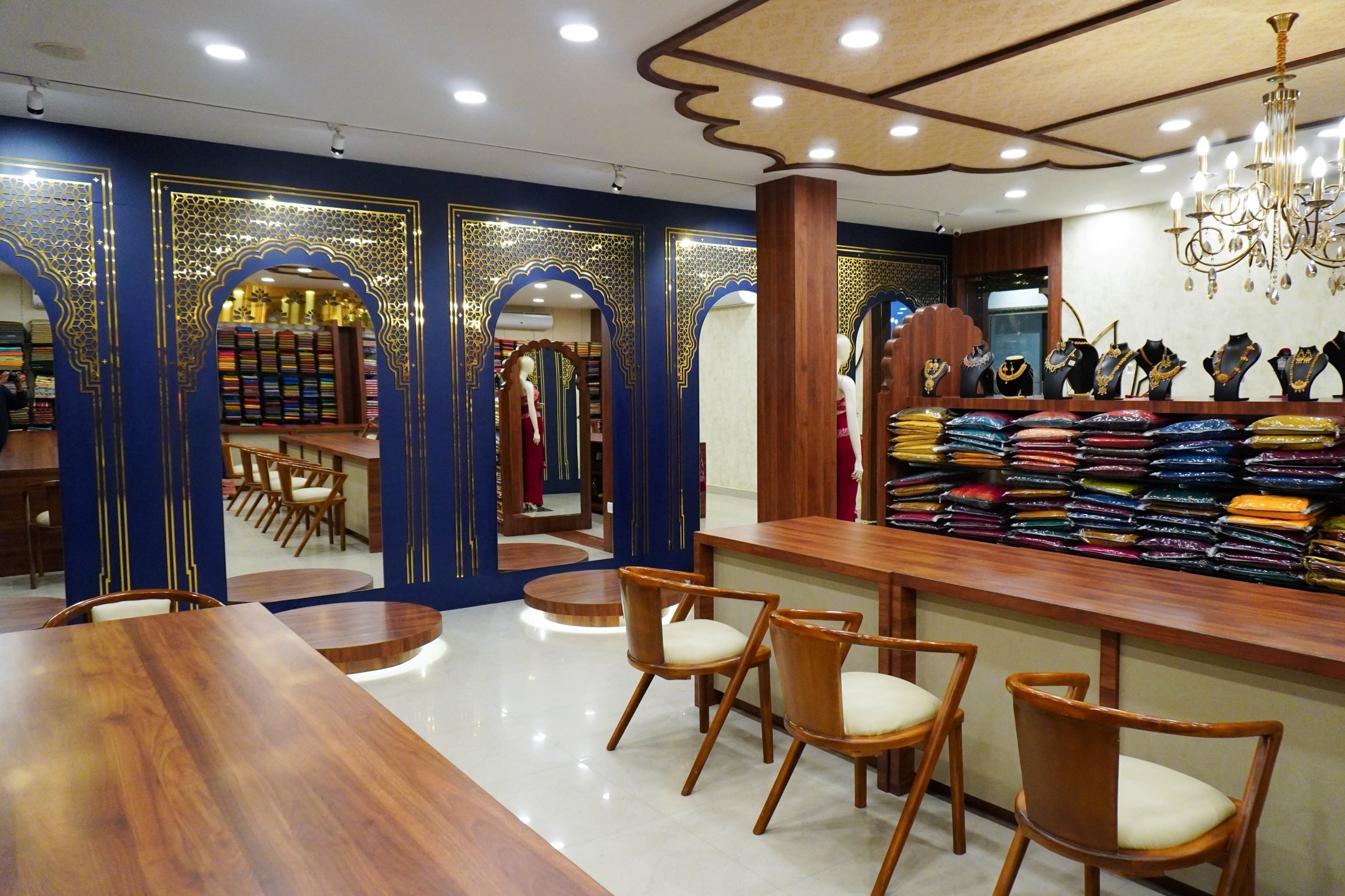 Aishwarya Design Studio | Saree Showroom Mumbai | Shopping Bazar