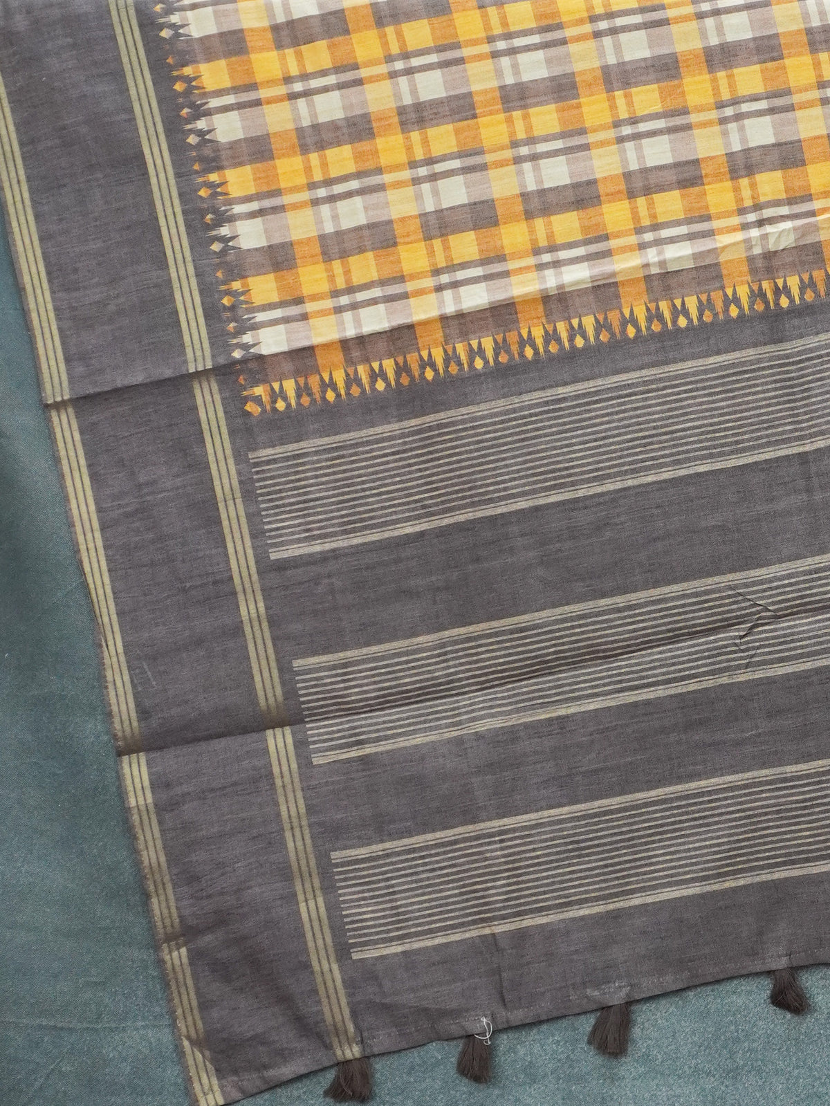 Vintage Checked Tussar Saree | TTDS3708