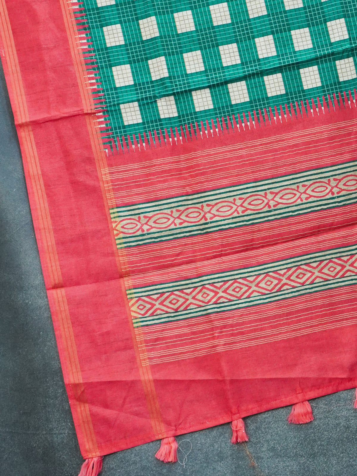 Vintage Checked Tussar Saree | TTDS3708