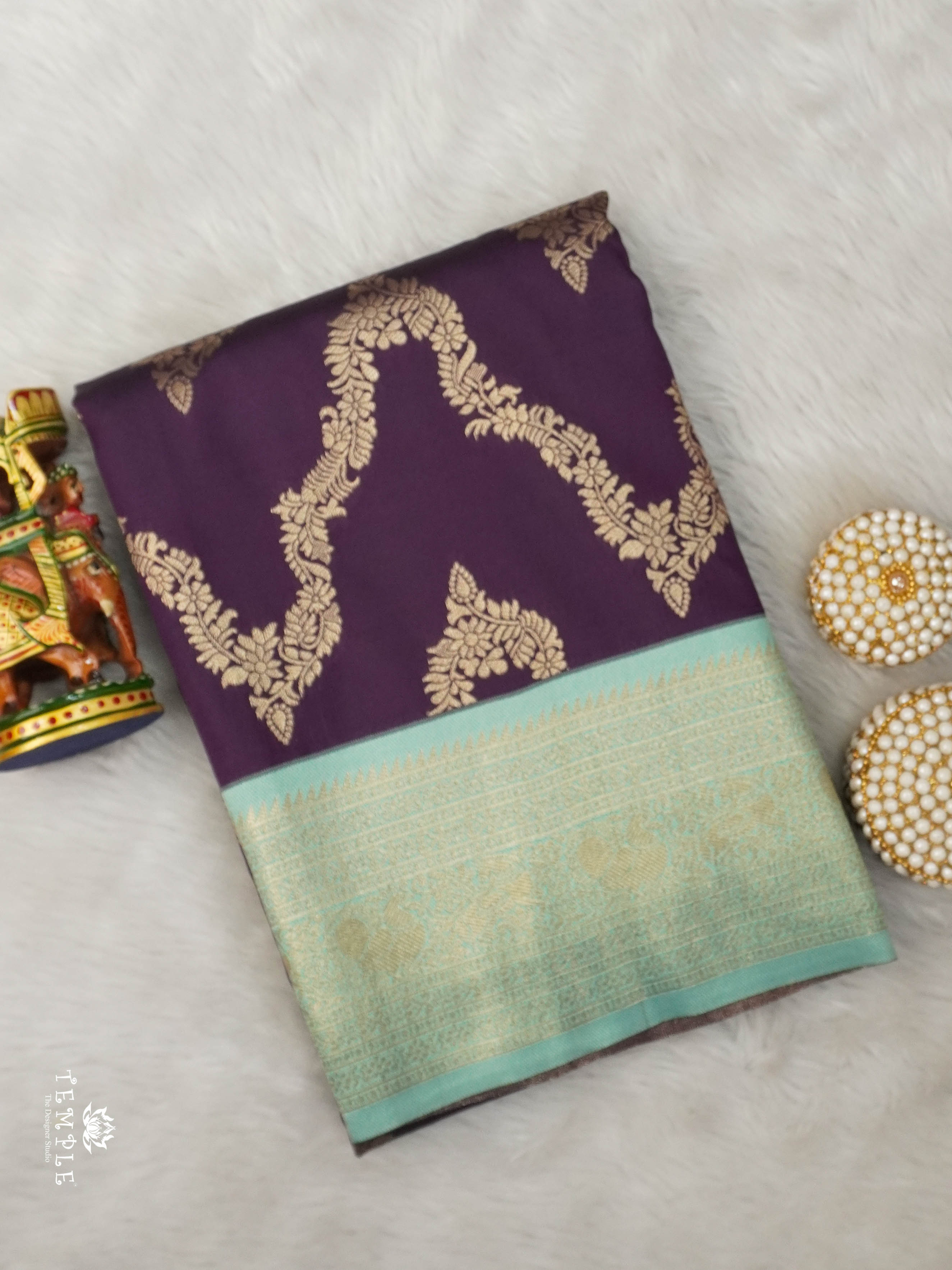 Semi Silk Saree With Zari Woven Pattern | TTDS2915