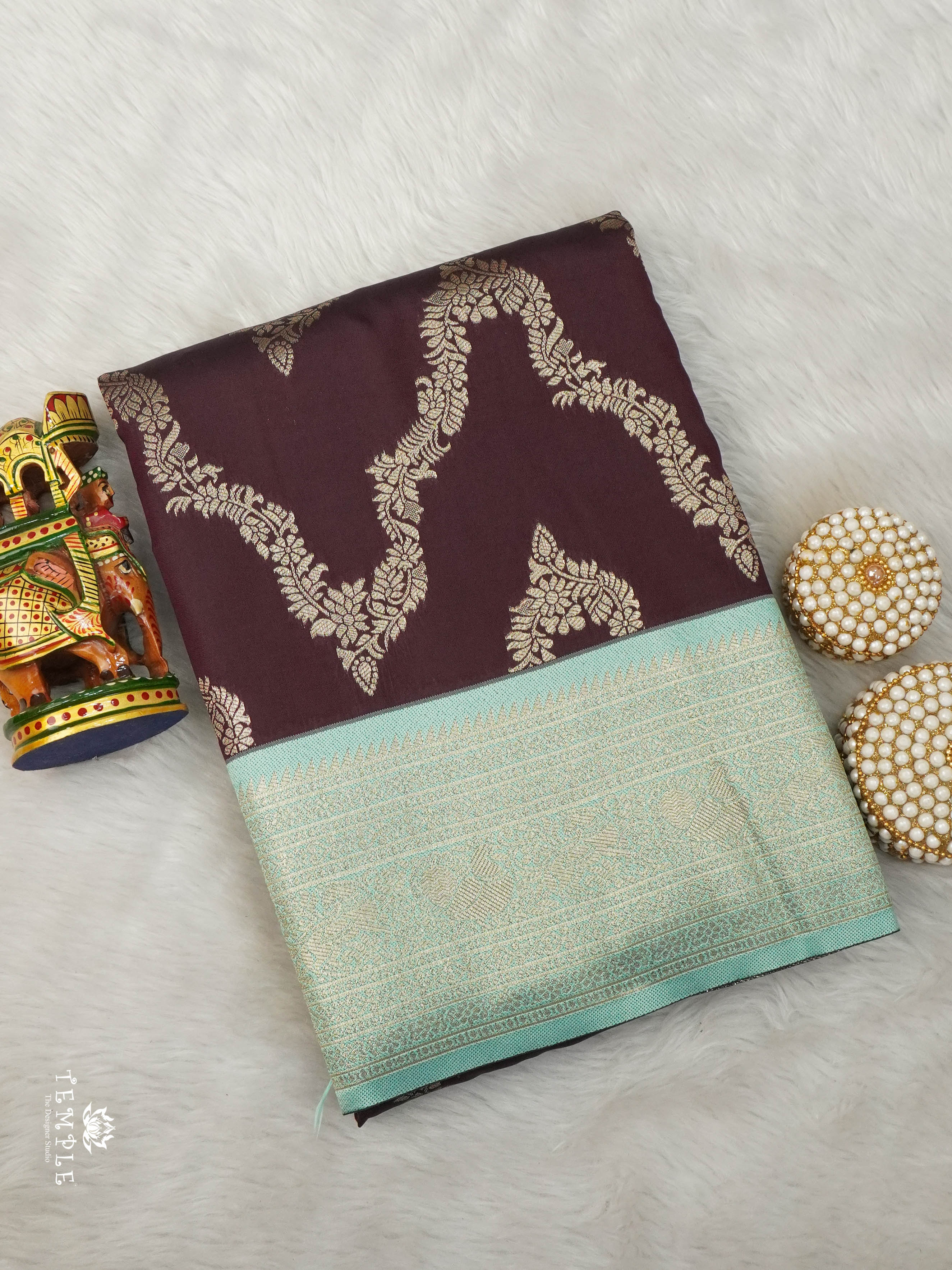Semi Silk Saree With Zari Woven Pattern | TTDS2915
