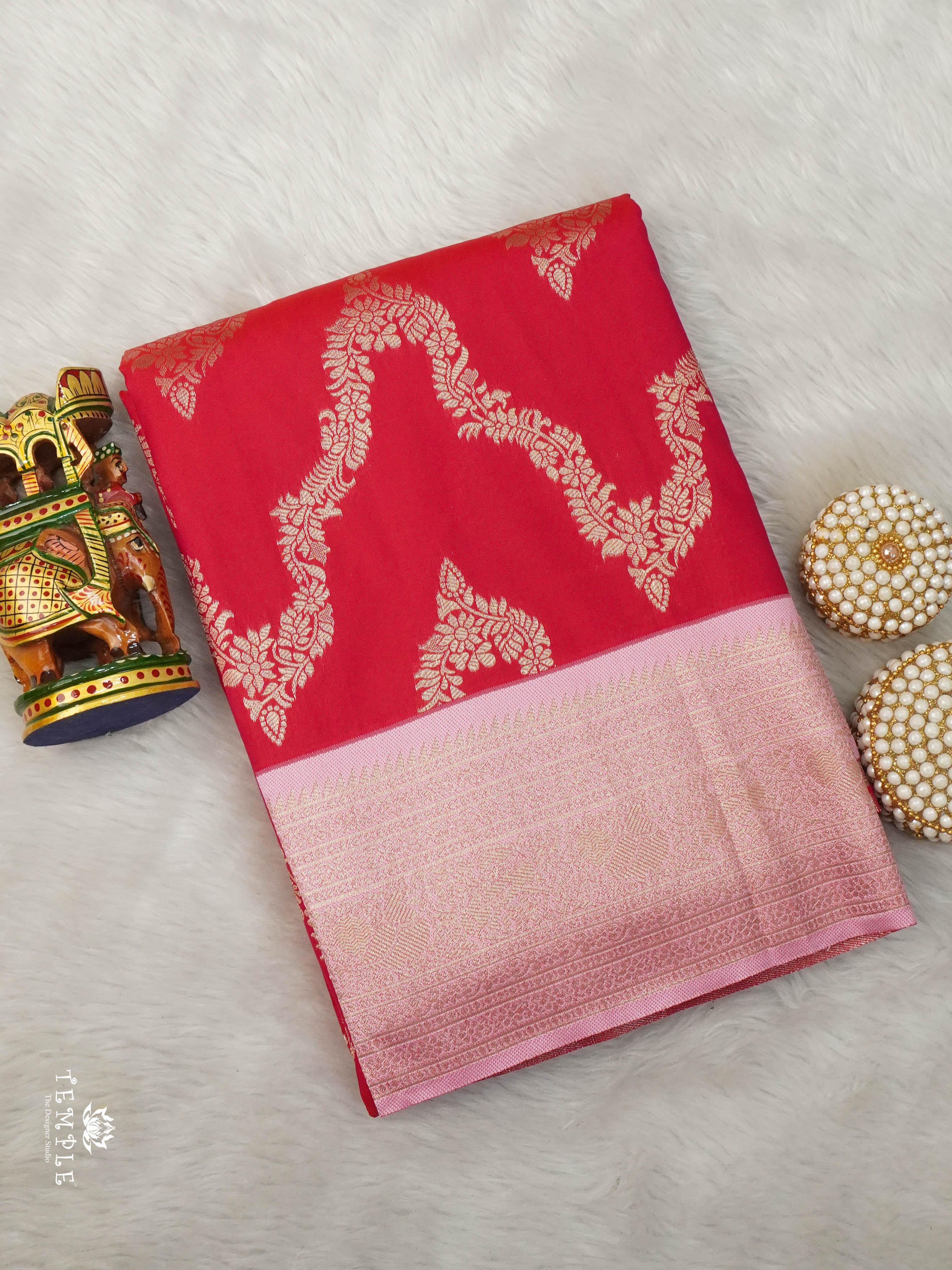 Semi Silk Saree With Zari Woven Pattern | TTDS2915
