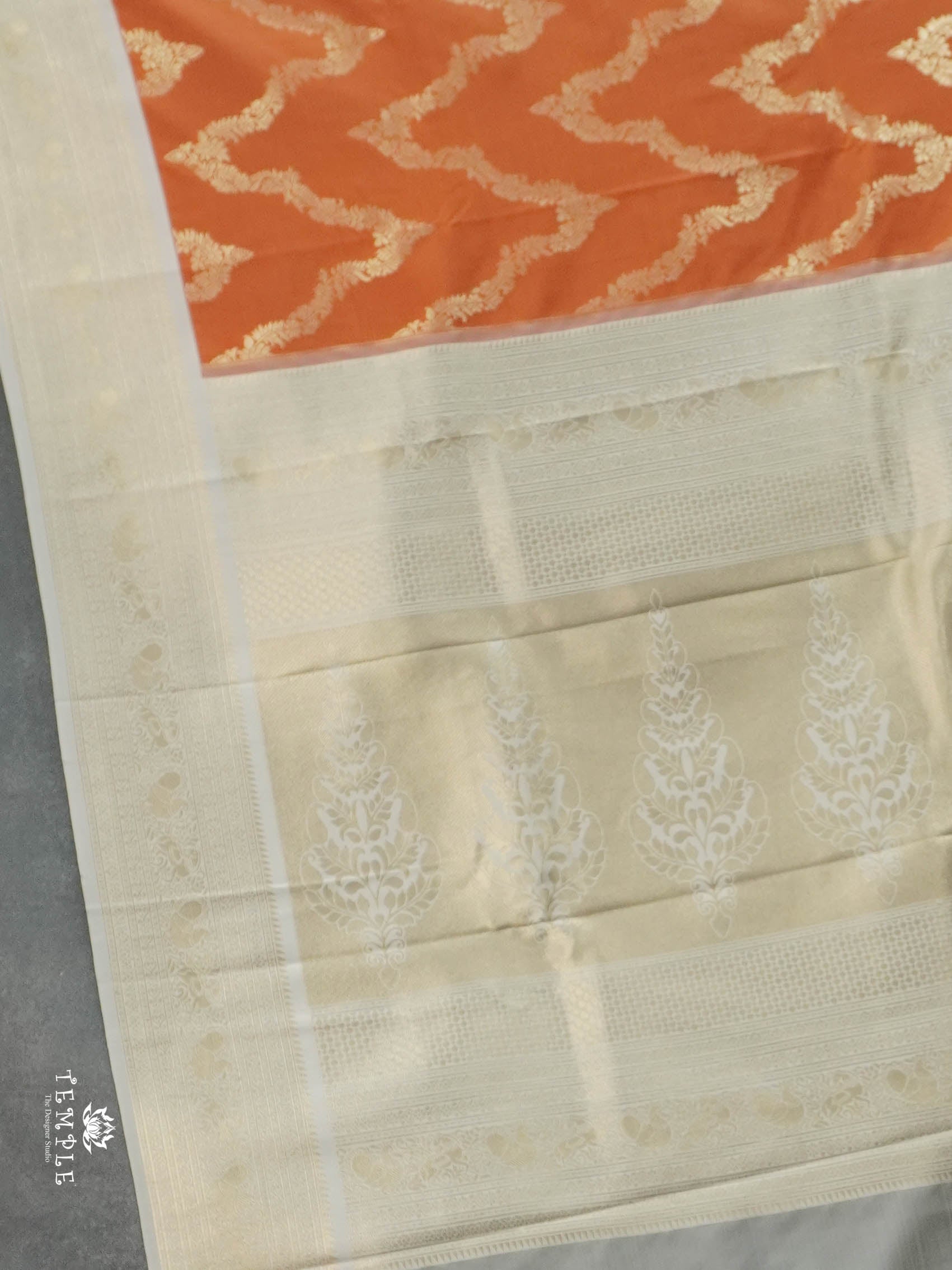 Semi Silk Saree With Zari Woven Pattern | TTDS2915