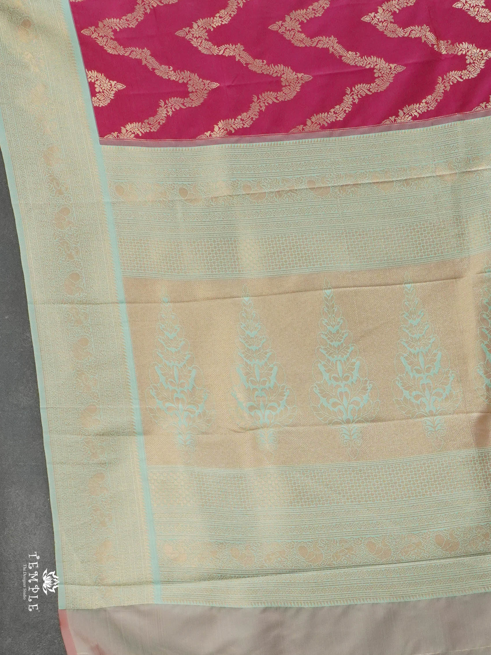 Semi Silk Saree With Zari Woven Pattern | TTDS2915