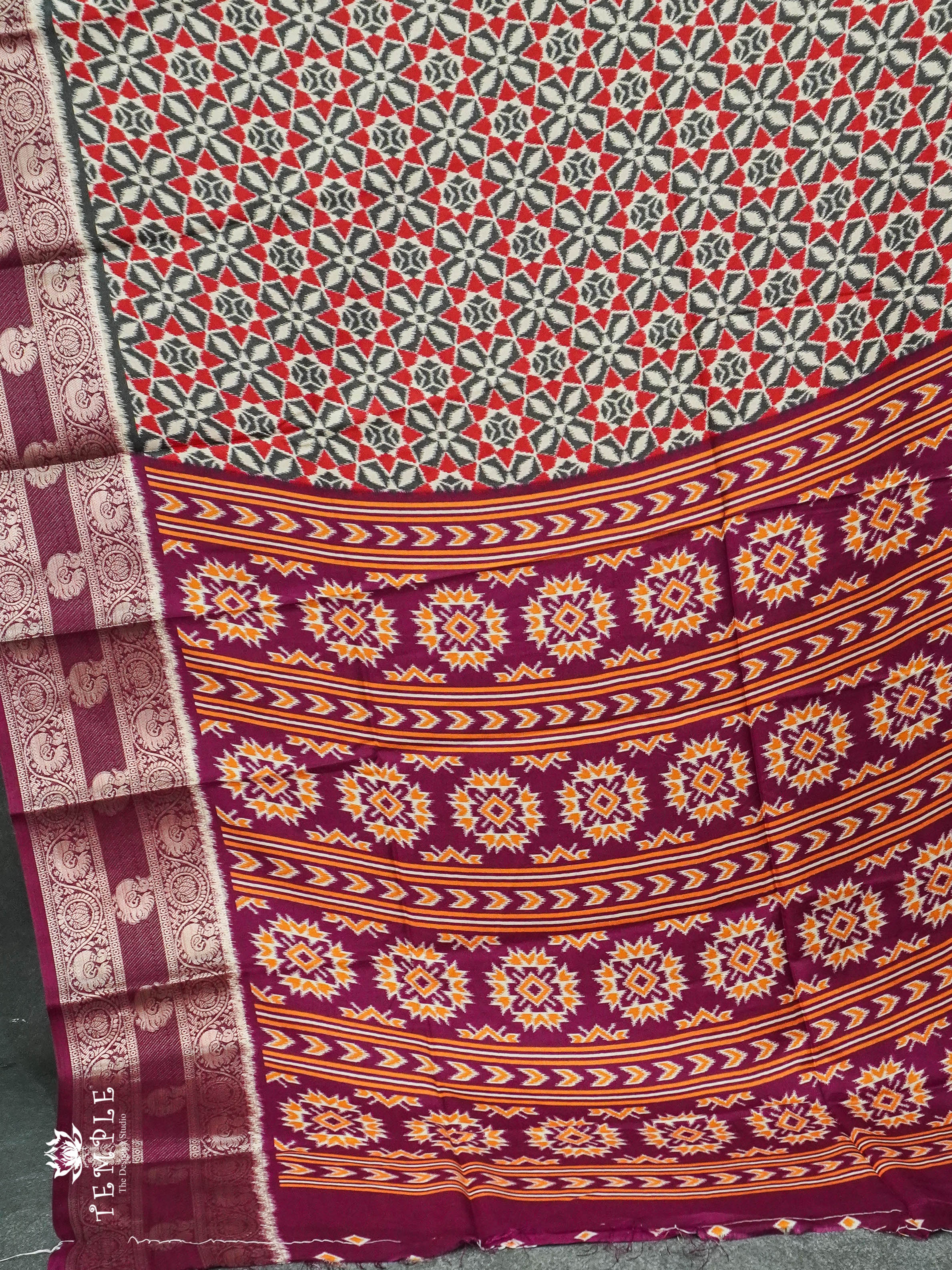 Dola Jacquard Saree | TTDS1086