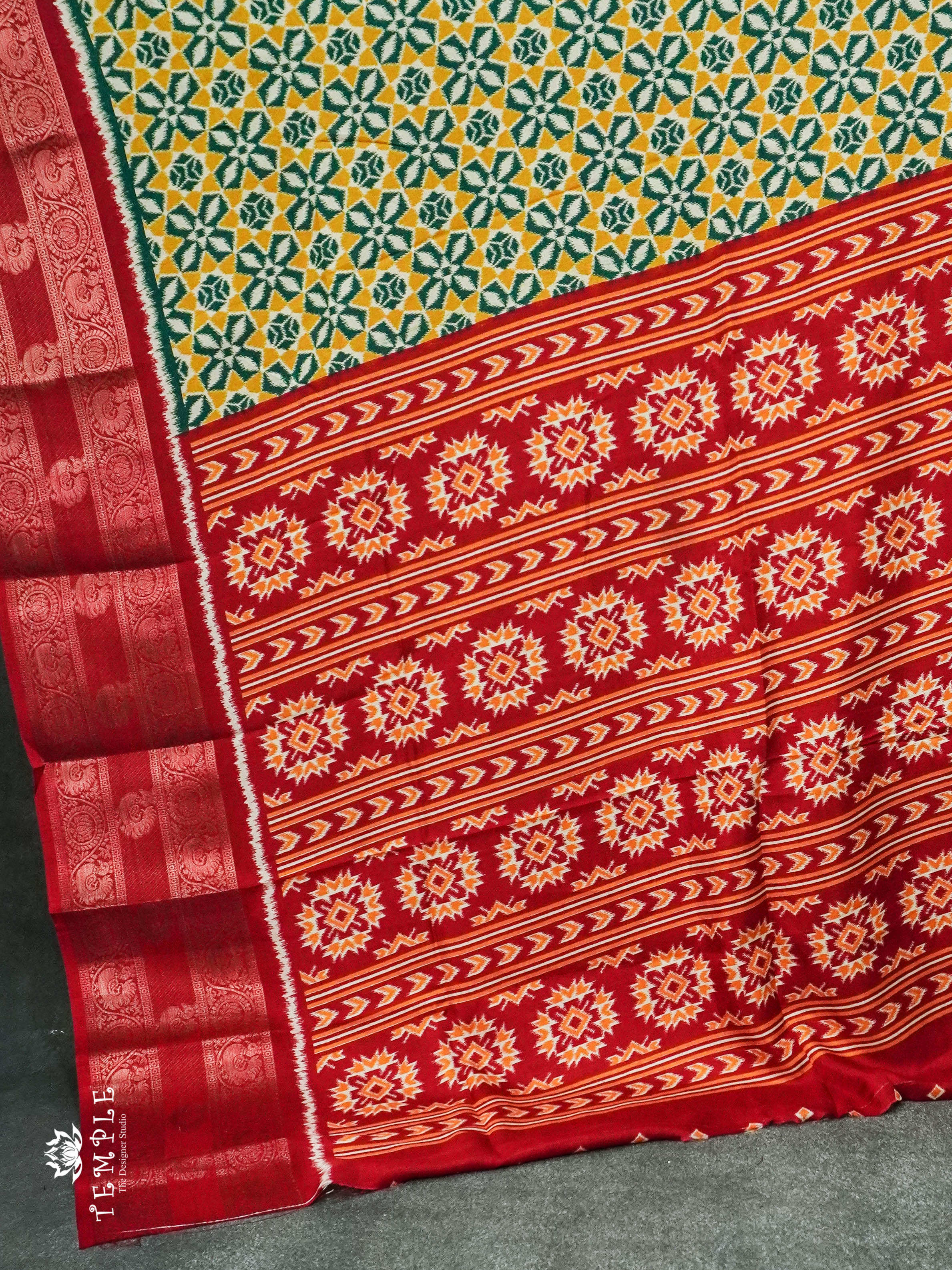 Dola Jacquard Saree | TTDS1086