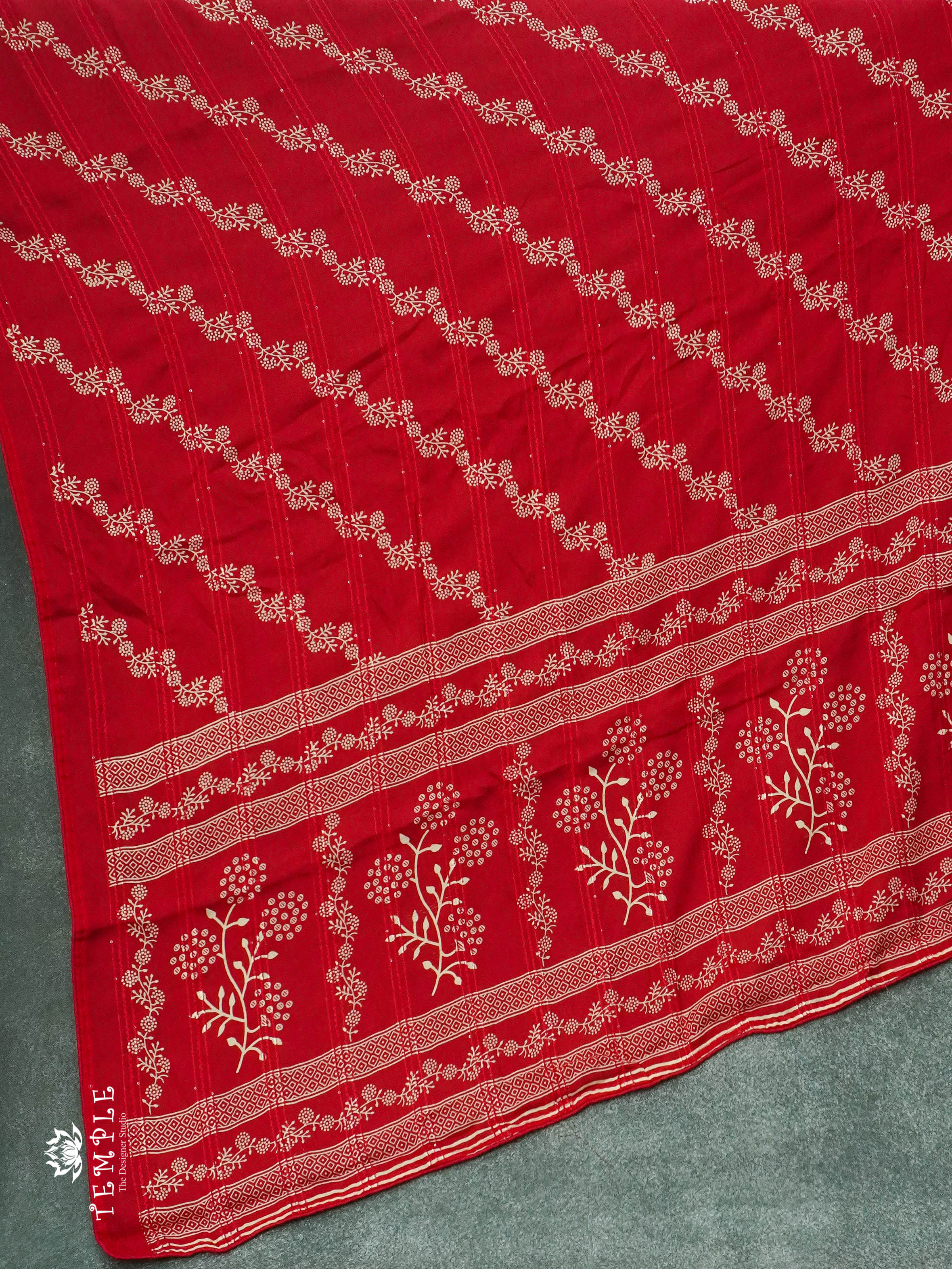 Georgette Saree With Tiny Floral Print(Red) | TTDS1151