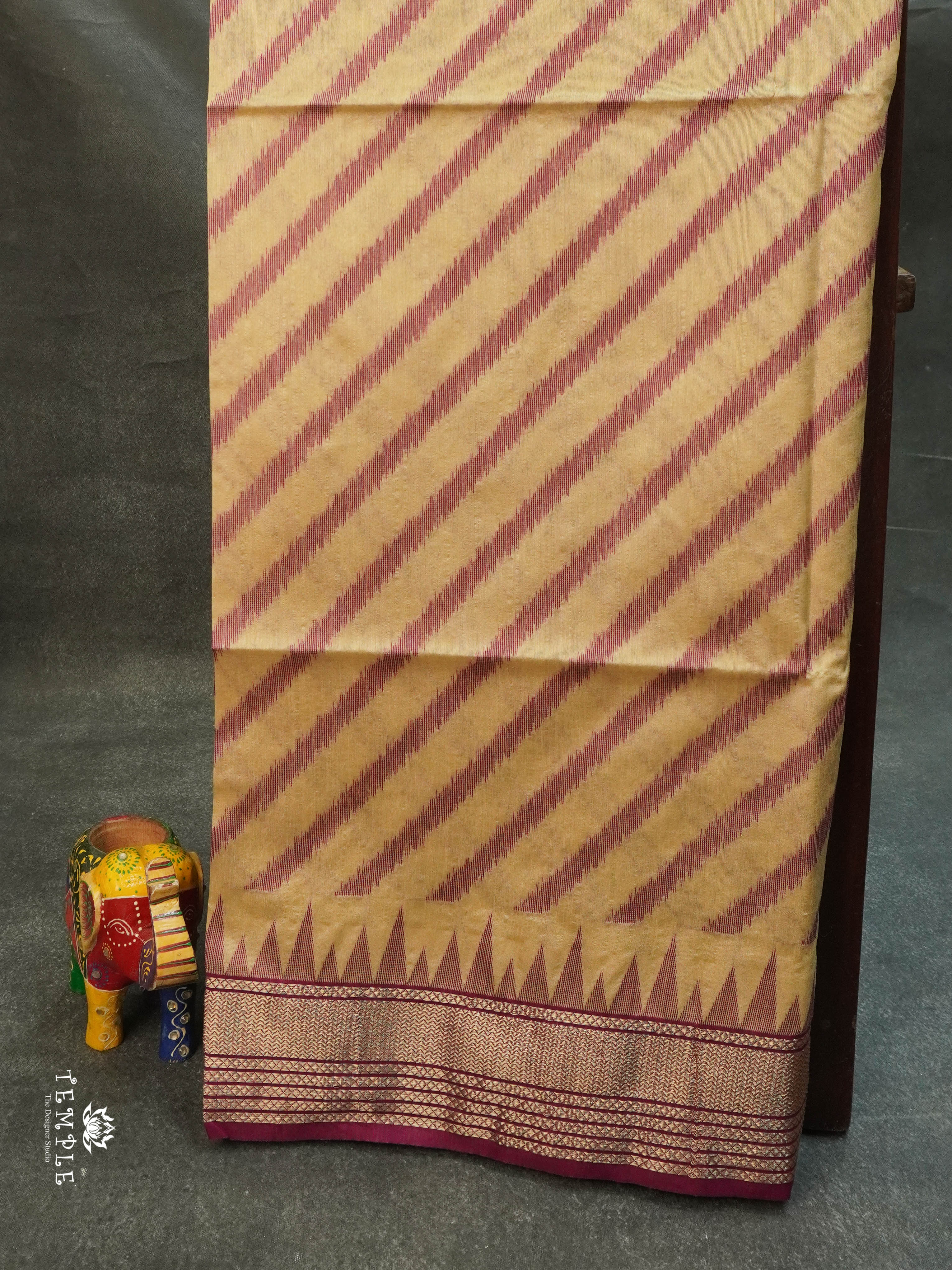 Raw Silk Saree With Thread Woven Design | TTDS1584